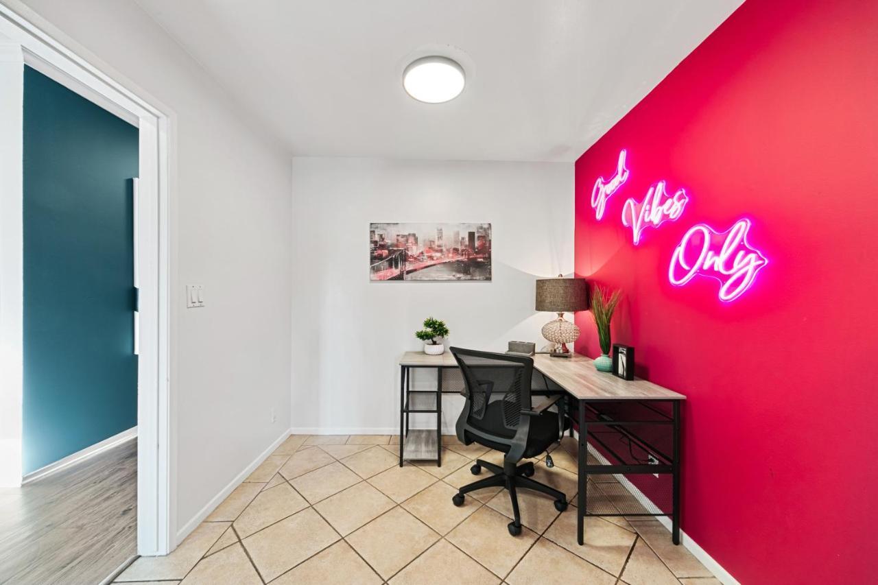 Beverly Hills Chic 2 Bed 2Bath With Patio And Parking 309 Los Angeles Exterior photo