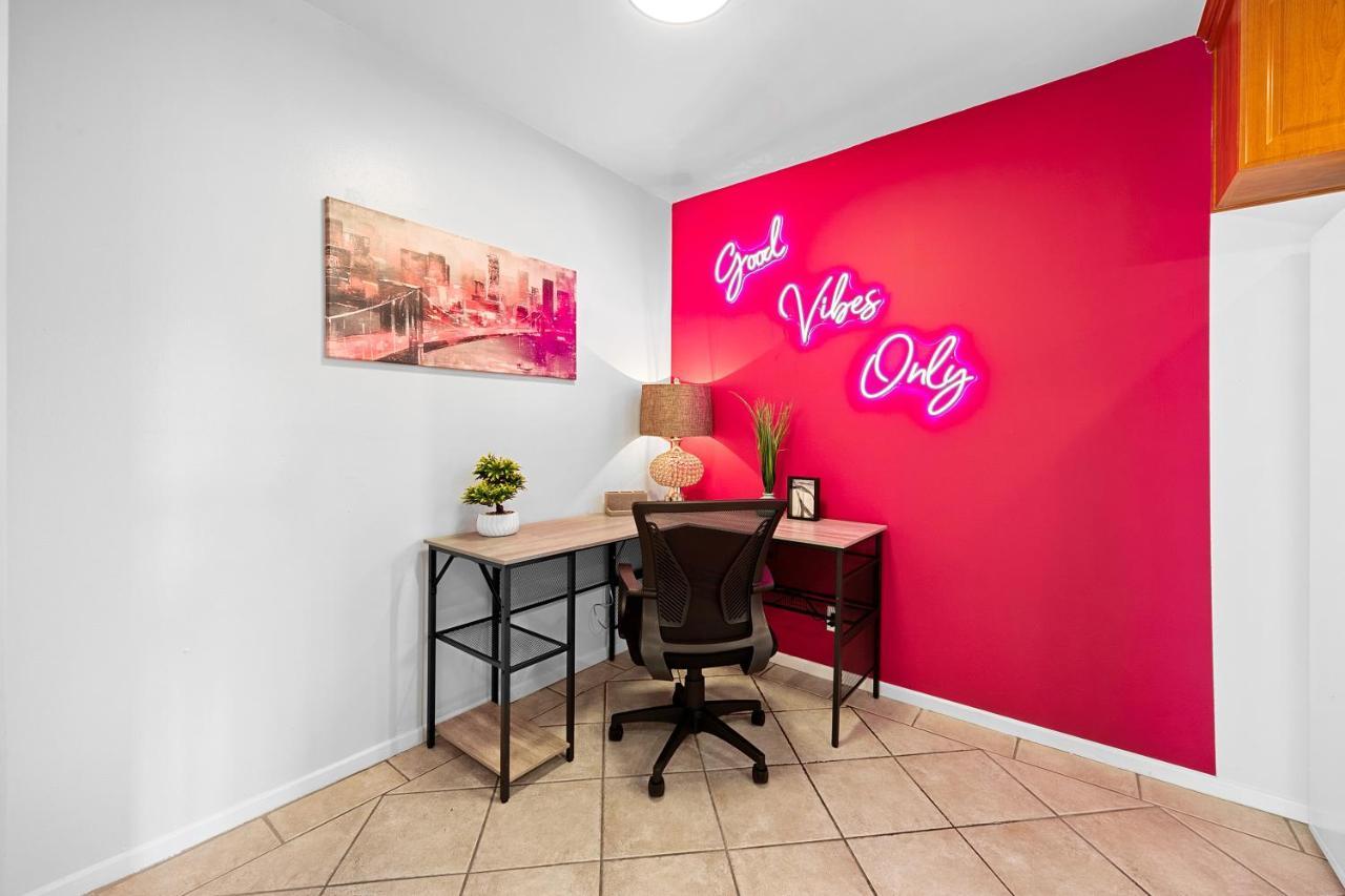 Beverly Hills Chic 2 Bed 2Bath With Patio And Parking 309 Los Angeles Exterior photo