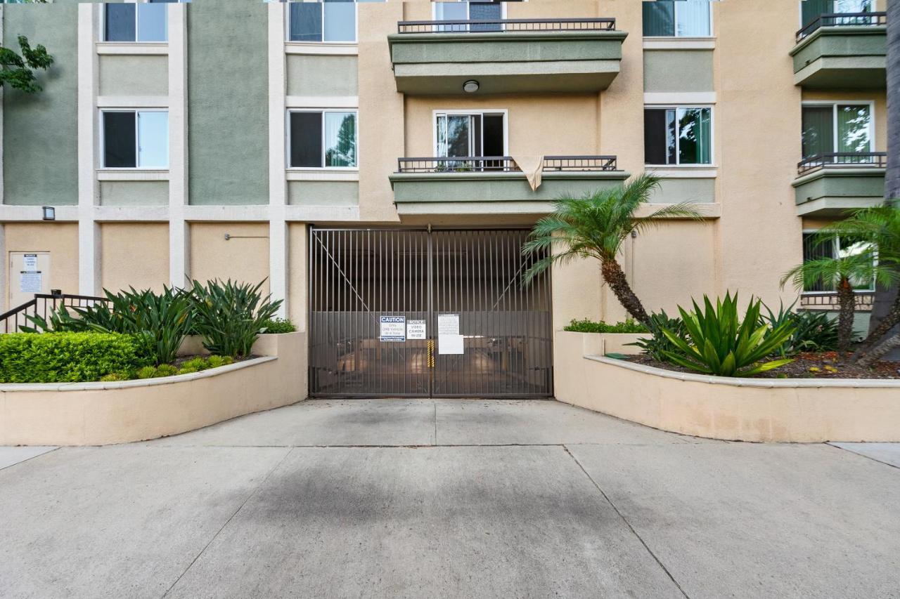 Beverly Hills Chic 2 Bed 2Bath With Patio And Parking 309 Los Angeles Exterior photo