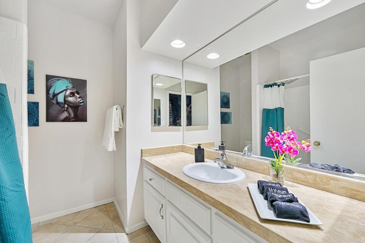 Beverly Hills Chic 2 Bed 2Bath With Patio And Parking 309 Los Angeles Exterior photo