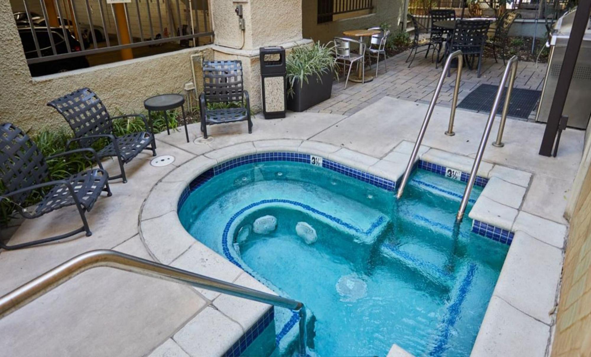 Beverly Hills Chic 2 Bed 2Bath With Patio And Parking 309 Los Angeles Exterior photo
